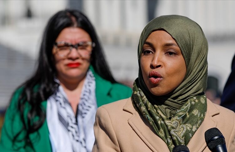 Trump, iki Müslüman Kongre üyesinin sınır dışı edilmelerini istedi