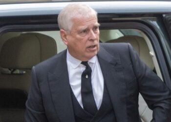 Eski İngiltere Prensi Andrew’e Epstein gözaltısı