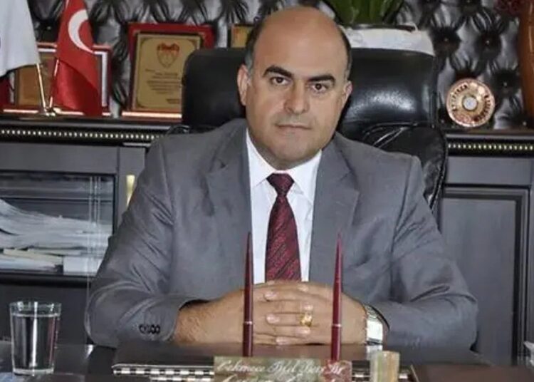Oğlu, eski belediye başkanını baltayla öldürdü 1 Oğlu, eski belediye başkanını baltayla öldürdü