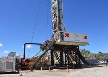 AK Parti’li Akbaşoğlu’ndan emekliye “Gabar’ı bekleyin” açıklaması