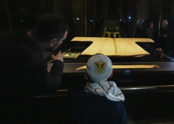 Hırka-i Şerif ziyarete açıldı