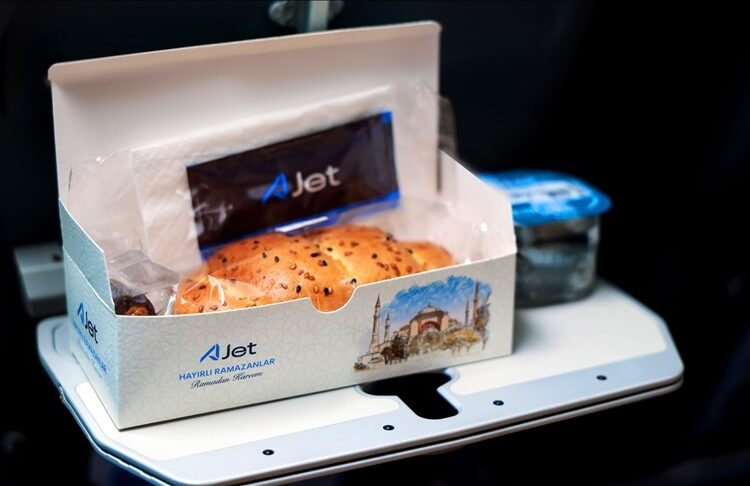 Yurt içi uçuşlarında ücretsiz iftar ve sahur ikramı