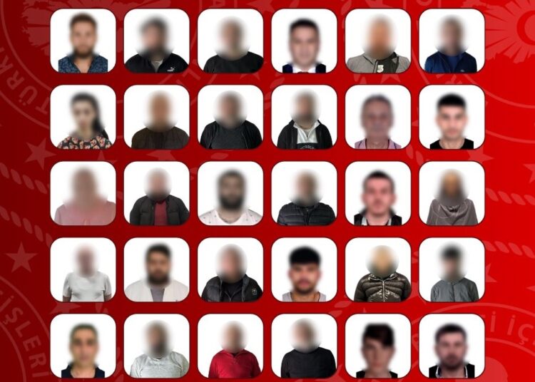 Bültenle aranan 41 kişi Türkiye’ye getirildi