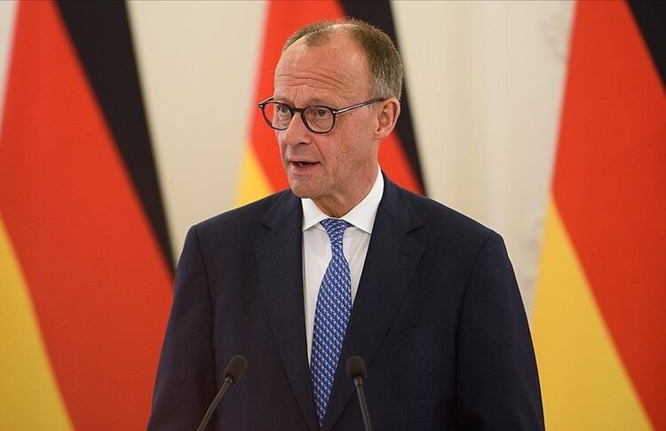 Merz, yeniden genel başkan seçildi