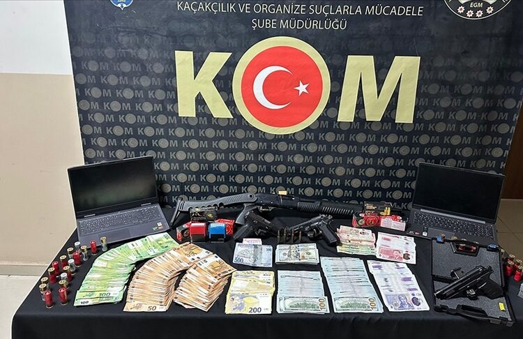 Hatay merkezli rüşvet ve kaçakçılık operasyonunda 26 zanlı tutuklandı