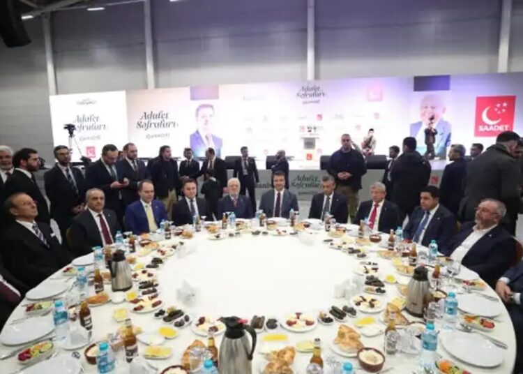 Metiner’den Saadet Partisi’nin iftarına yönelik tartışmalara tepki
