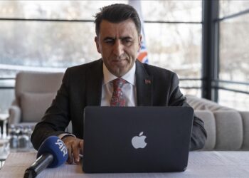 Gelen yorumlar sonrası Vali Aygöl paylaşımını sildi