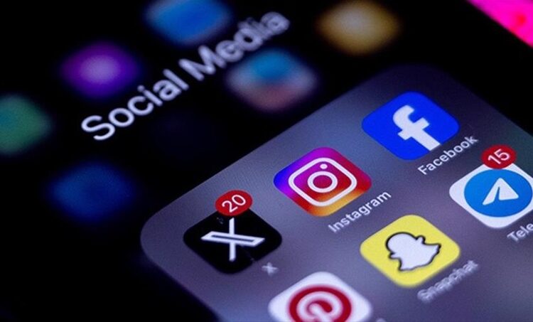 Sosyal medyaya girmek için kimlik ve cep telefonu doğrulaması gerekecek