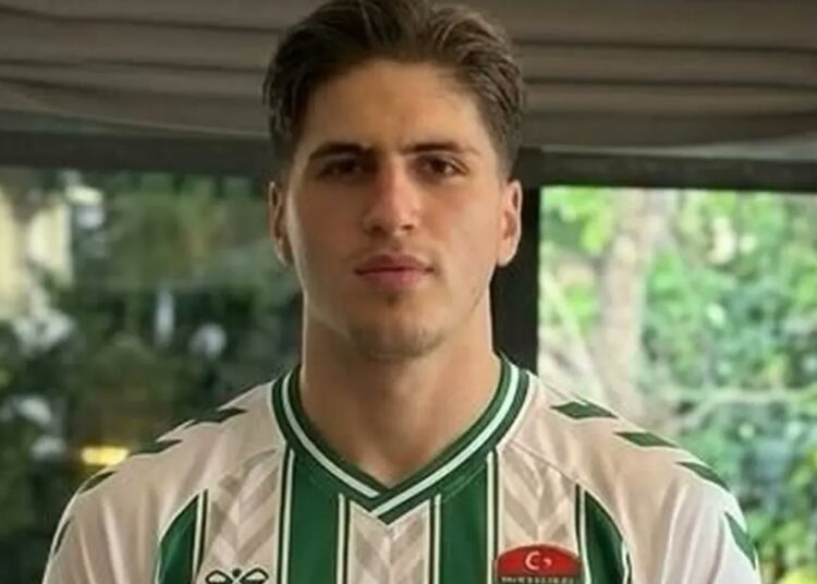 Genç futbolcu bayram için geldiği İstanbul’da silahlı saldırıda öldürüldü