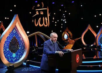 Cumhurbaşkanı Erdoğan: Alemlerin Rabb'inden umudumuzu asla kesmeyeceğiz 5 Cumhurbaşkanı Erdoğan: Alemlerin Rabb’inden umudumuzu asla kesmeyeceğiz