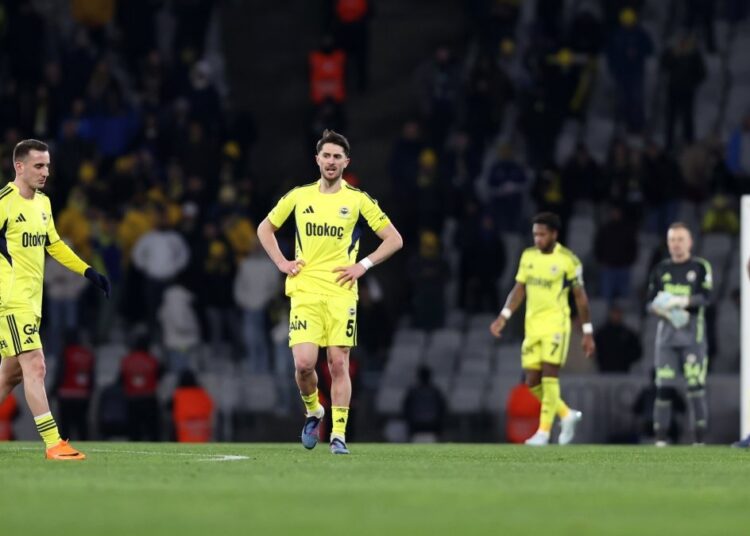 Yenilgi sonrası Fenerbahçeli futbolcular ve ailelerine tehdit mesajları yağdı