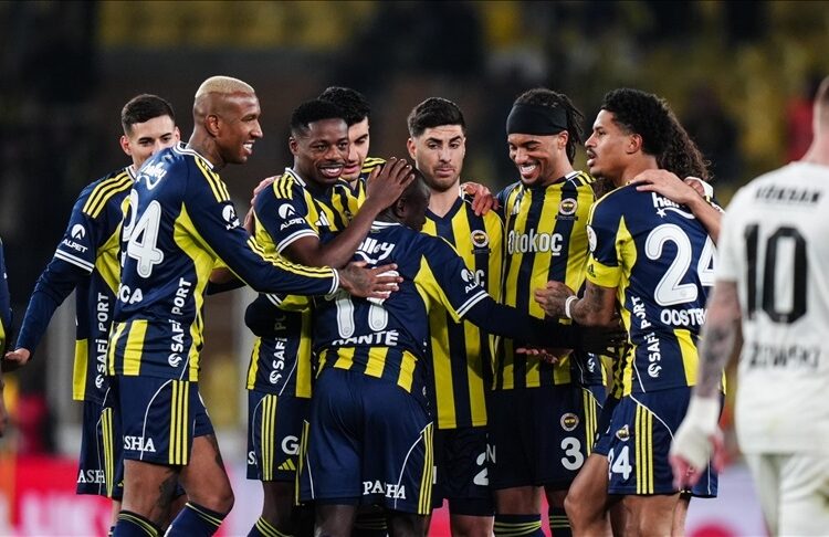 Fenerbahçe 3 puanı 4 golle aldı