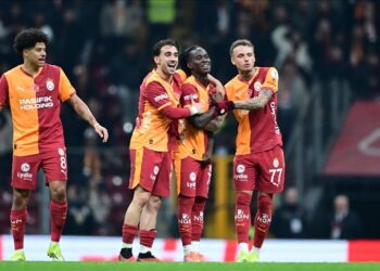 Lider Galatasaray puan farkını 7’ye çıkardı