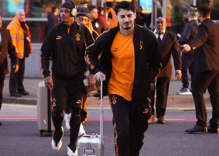 Galatasaray tek eksikle İngiltere’ye gitti