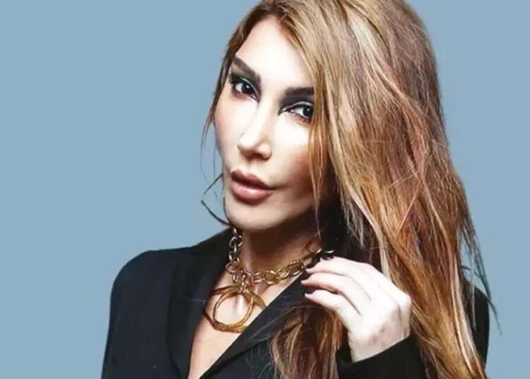 Hande Yener’e Cumhurbaşkanına hakaretten soruşturma 1 Hande Yener’e Cumhurbaşkanına hakaretten soruşturma