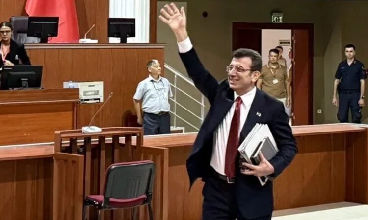 Hüsnü Yusuf Turabiç yazdı I Duruşmada ilk anlar; İmamoğlu heyecanlı, ortam gergin!