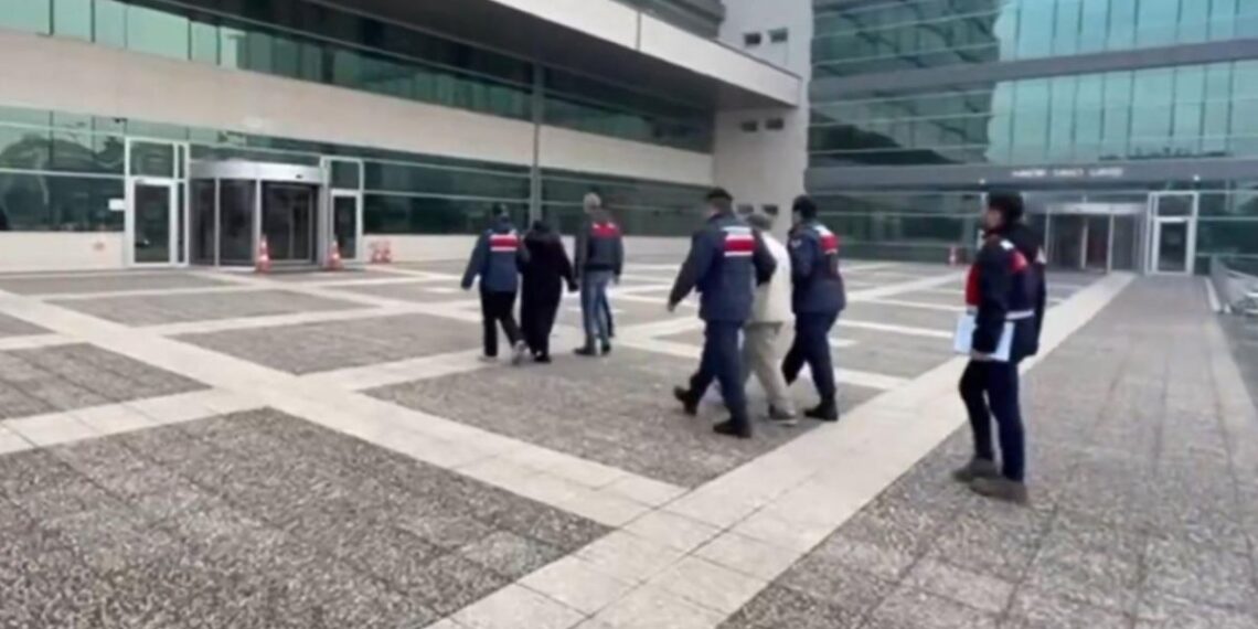 Jandarmadan FETÖ operasyonu: 41 tutuklama