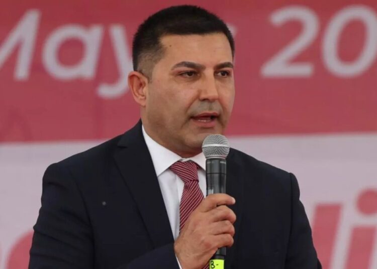 Kuşadası Belediye Başkanı Ömer Günel “rüşvet” ve “irtikap” suçlamasıyla gözaltına alındı