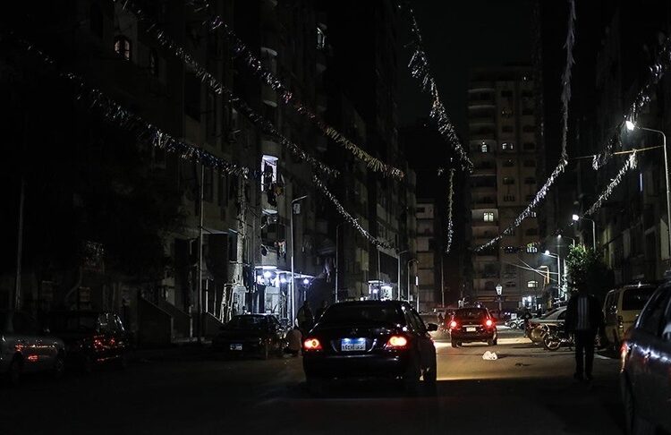 Tasarruf önlemleri kapsamında Kahire sokakları karanlığa büründü 1 Tasarruf önlemleri kapsamında Kahire sokakları karanlığa büründü