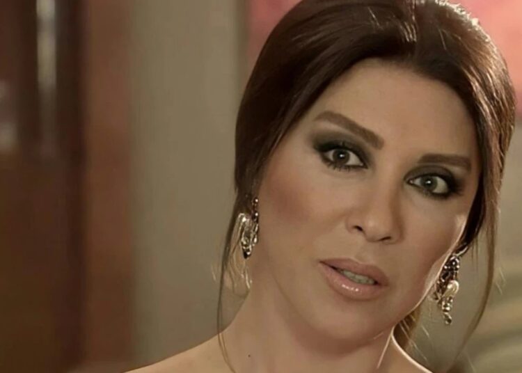 Nebahat Çehre'nin 19 parça mücevheri çalınmış 1 Nebahat Çehre’nin 19 parça mücevheri çalınmış