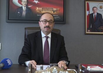 AK Parti’nin şair vekili: Şiir okumak ve yazmak çok muhteşem hissettiriyor
