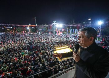 Özel’den “Tutuksuz yargılama tansiyonu düşürür” çağrısı