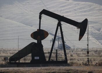 İran’a yönelik askeri operasyonları petrol fiyatlarını sert yükseltti