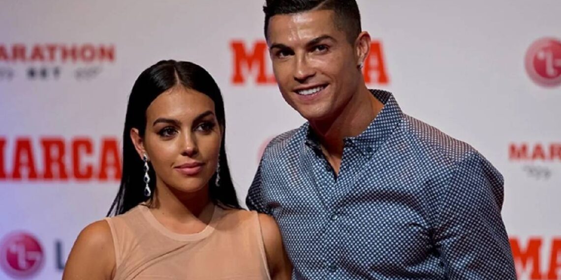 Anasayfa 65 Ronaldo, Georgina Rodriguez ile milyon dolarlık evlilik sözleşmesine imza attı