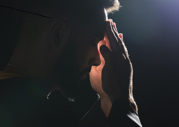 Bünyamin Ünal yazdı I Melankolinin Konforu: Beyin Kendi Acısından Neden Haz Alır? 1 Bünyamin Ünal yazdı I Melankolinin Konforu: Beyin Kendi Acısından Neden Haz Alır?