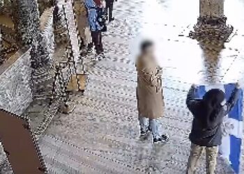 Ayasofya’da sembolik bayrak açan 2 şüpheli tutuklandı