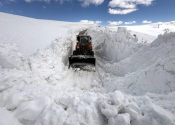 Ardahan-Ardanuç kara yolu yaklaşık 4 ay sonra ulaşıma açılıyor