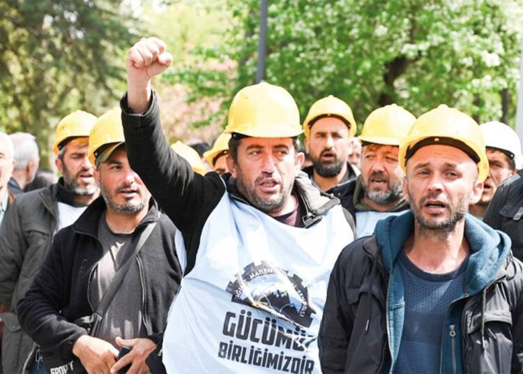 Eylem yapan madenciler kazandı, tüm hakları ödenecek 1 Eylem yapan madenciler kazandı, tüm hakları ödenecek