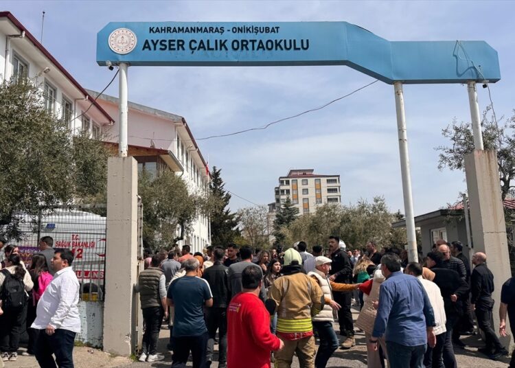 Saldırılara karşı tedbir: Okullara randevusuz girilmeyecek 1 Okul saldırısında hayatını kaybedenlerin isimleri açıklandı