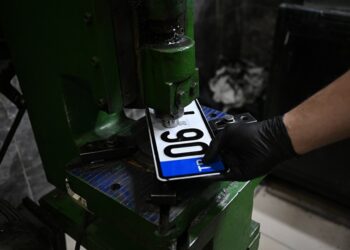 Standart dışı plakalar ücretsiz değiştirilecek 6 Standart dışı plakalar ücretsiz değiştirilecek