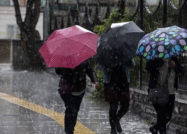 Meteoroloji'den bir çok il için sağanak yağmur uyarısı 1 Meteoroloji kuvvetli yağış konusunda uyardı