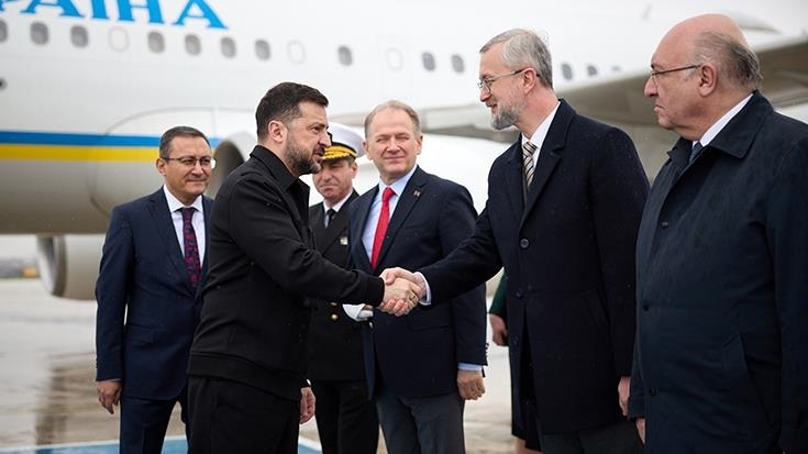 Zelenskiy, kapsamlı görüşmeler yapmak için İstanbul'da 1 Zelenskiy, kapsamlı görüşmeler yapmak için İstanbul’da