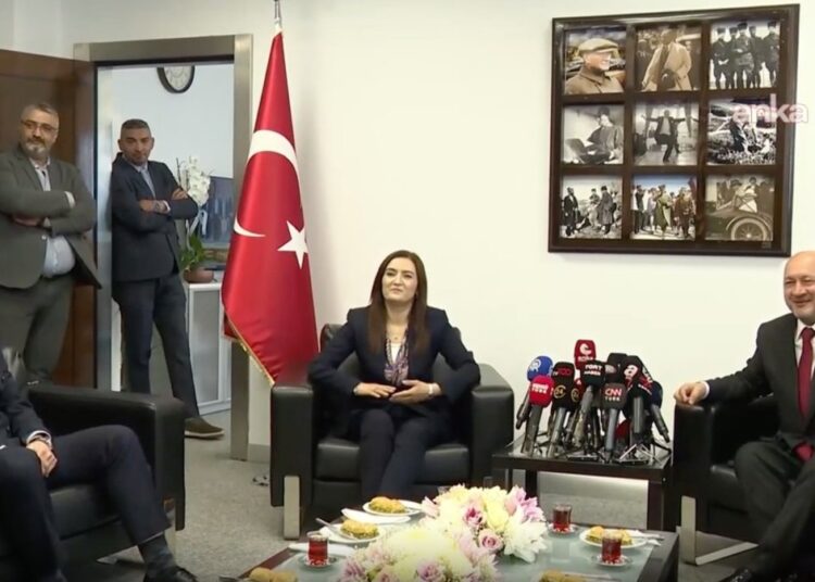 AK Parti'den üç bayram sonra CHP'ye ziyaret 1 AK Parti’den üç bayram sonra CHP’ye ziyaret