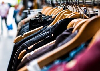 Markaların outlet mağazalarında ucuz ürün oyunu
