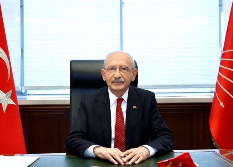 Kılıçdaroğlu 2,5 yıl sonra CHP Genel Merkezi'nde 1 Kılıçdaroğlu 2,5 yıl sonra CHP Genel Merkezi’nde