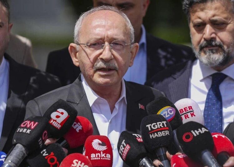 Kılıçdaroğlu'nun kesin ihracı istemiyle partiye başvuru yapıldı 1 Kılıçdaroğlu’nun kesin ihracı istemiyle partiye başvuru yapıldı