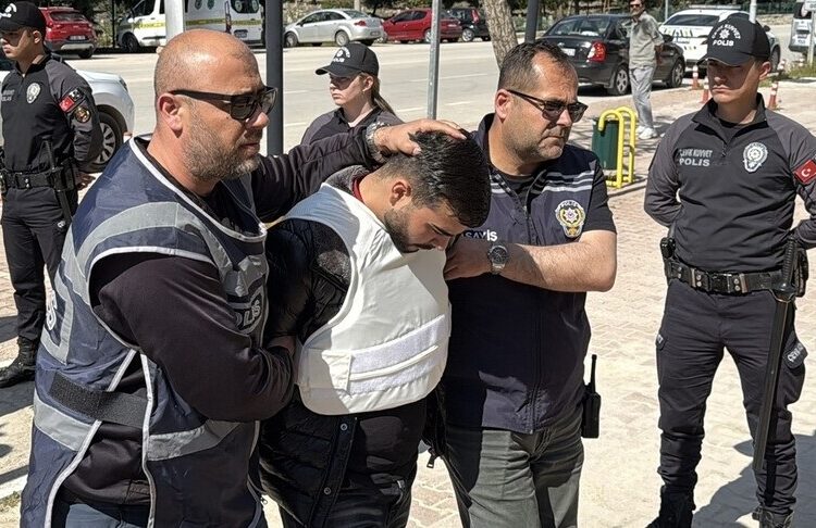 Kübra Yapıcı cinayetinde 2 kişi tutuklandı 1 Kübra Yapıcı cinayetinde 2 kişi tutuklandı