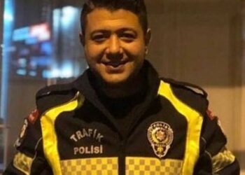 Kaymakam yakınına ceza sonrası mobbinge uğrayıp intihar eden polis yaşamını yitirdi