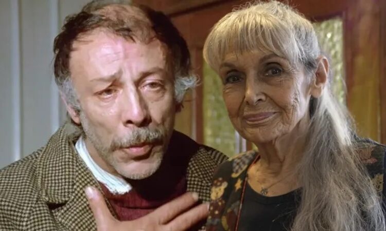 Münir Özkul Suna Selen'den eski eşi istediği için boşanmış 1 Münir Özkul Suna Selen’den eski eşi istediği için boşanmış