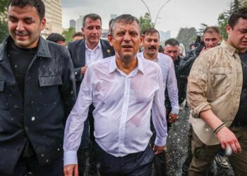 Özel’in Meclis yürüyüşüne soruşturma