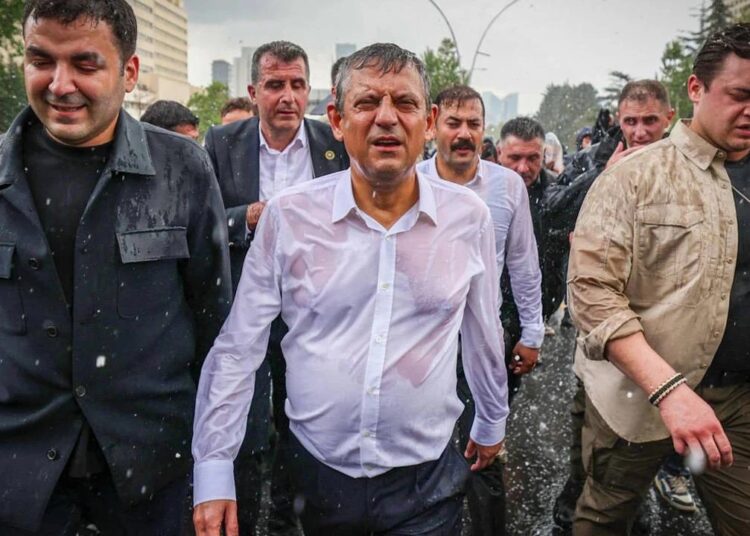 Özel'in Meclis yürüyüşüne soruşturma 1 Özel’in Meclis yürüyüşüne soruşturma