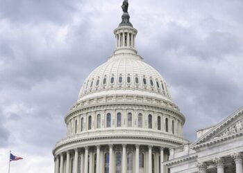 Senato Trump’ın Fed başkanlığına aday gösterdiği Warsh’u onayladı