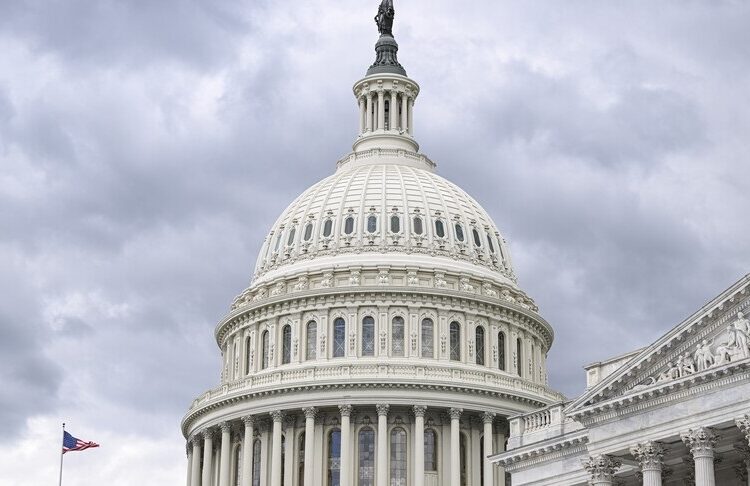Senato Trump'ın Fed başkanlığına aday gösterdiği Warsh'u onayladı 1 Senato Trump’ın Fed başkanlığına aday gösterdiği Warsh’u onayladı
