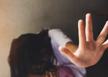 13 yaşındaki kızın intiharının ardından taciz çıktı