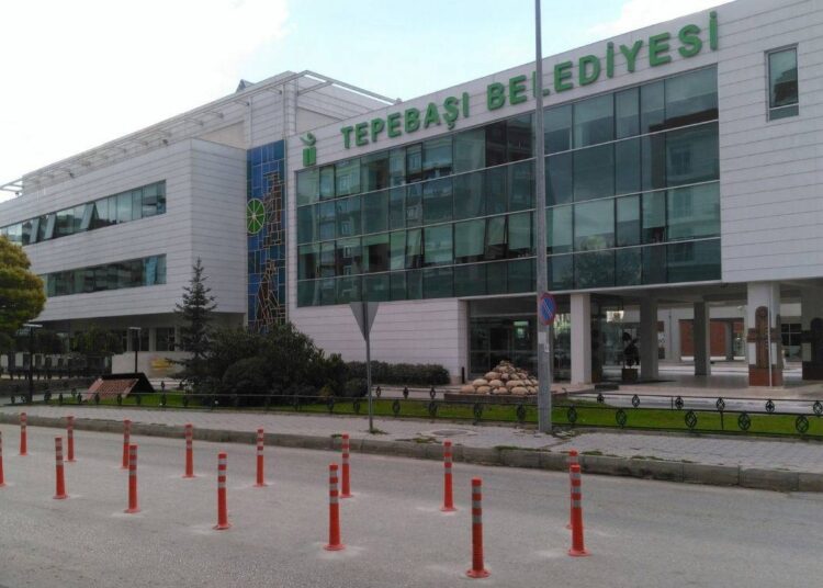 Tepebaşı Belediyesi’ne operasyon: 60 kişi hakkında gözaltı kararı