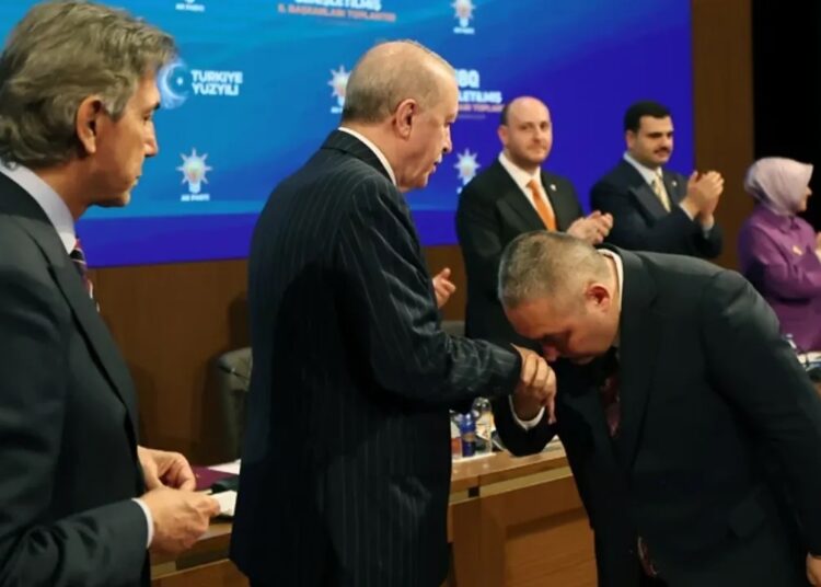 3 belediye başkanı daha AK Parti’ye katıldı 1 3 belediye başkanı daha AK Parti’ye katıldı